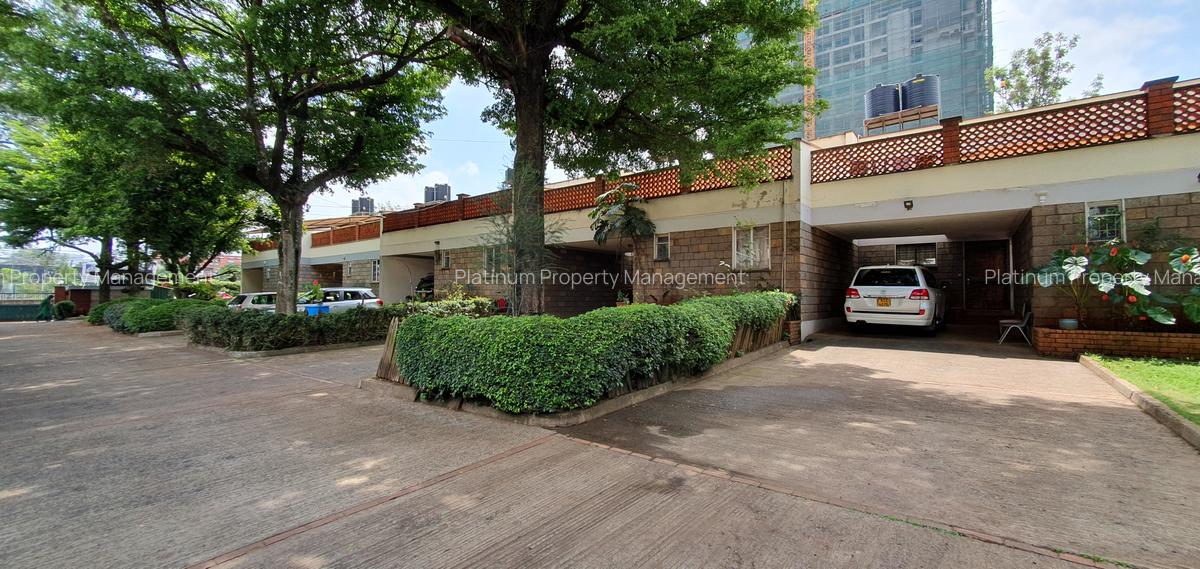 4 Bed House with En Suite at Church Rd - 1