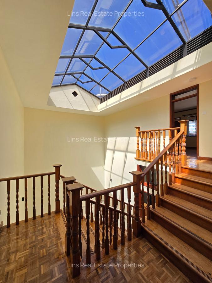 5 Bed Townhouse with En Suite in Westlands Area - 8