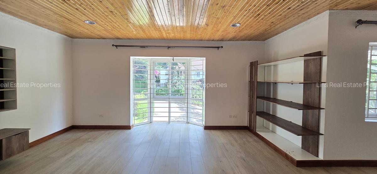 5 Bed House with En Suite in Rosslyn - 8