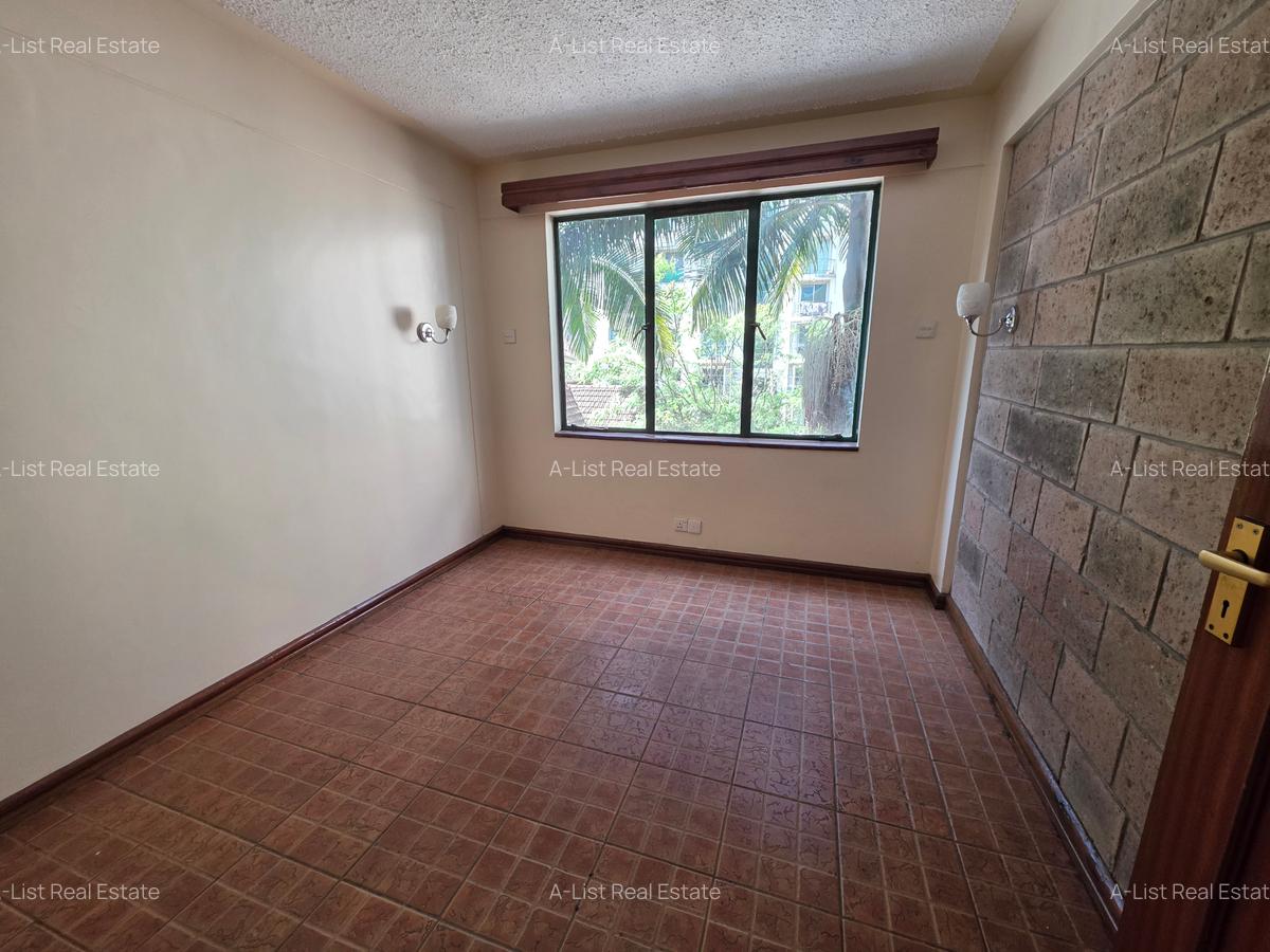 1 Bed Apartment with En Suite at Wood Avenue - 2