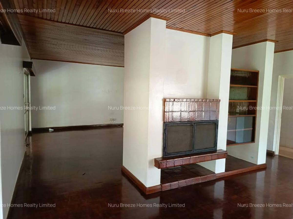 4 Bed House with En Suite in Runda - 16