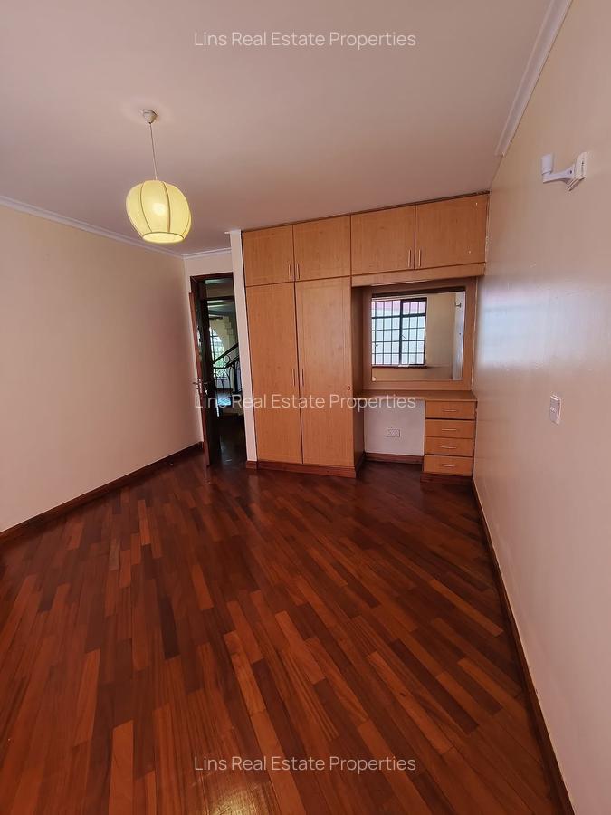 4 Bed Townhouse with En Suite in Lavington - 15