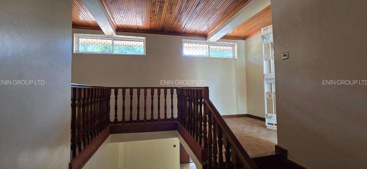 5 Bed House with En Suite at Nyari Central - 13