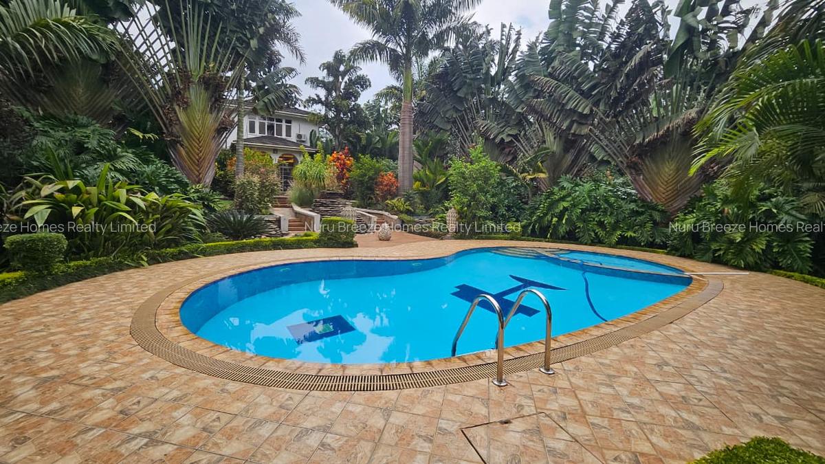 4 Bed House with En Suite in Runda - 1