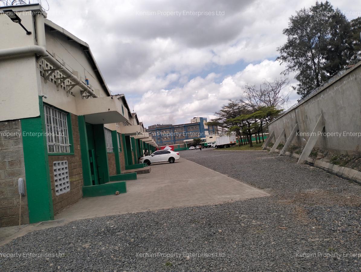 3.5 ft² Commercial Property with Backup Generator in Industrial Area - 1