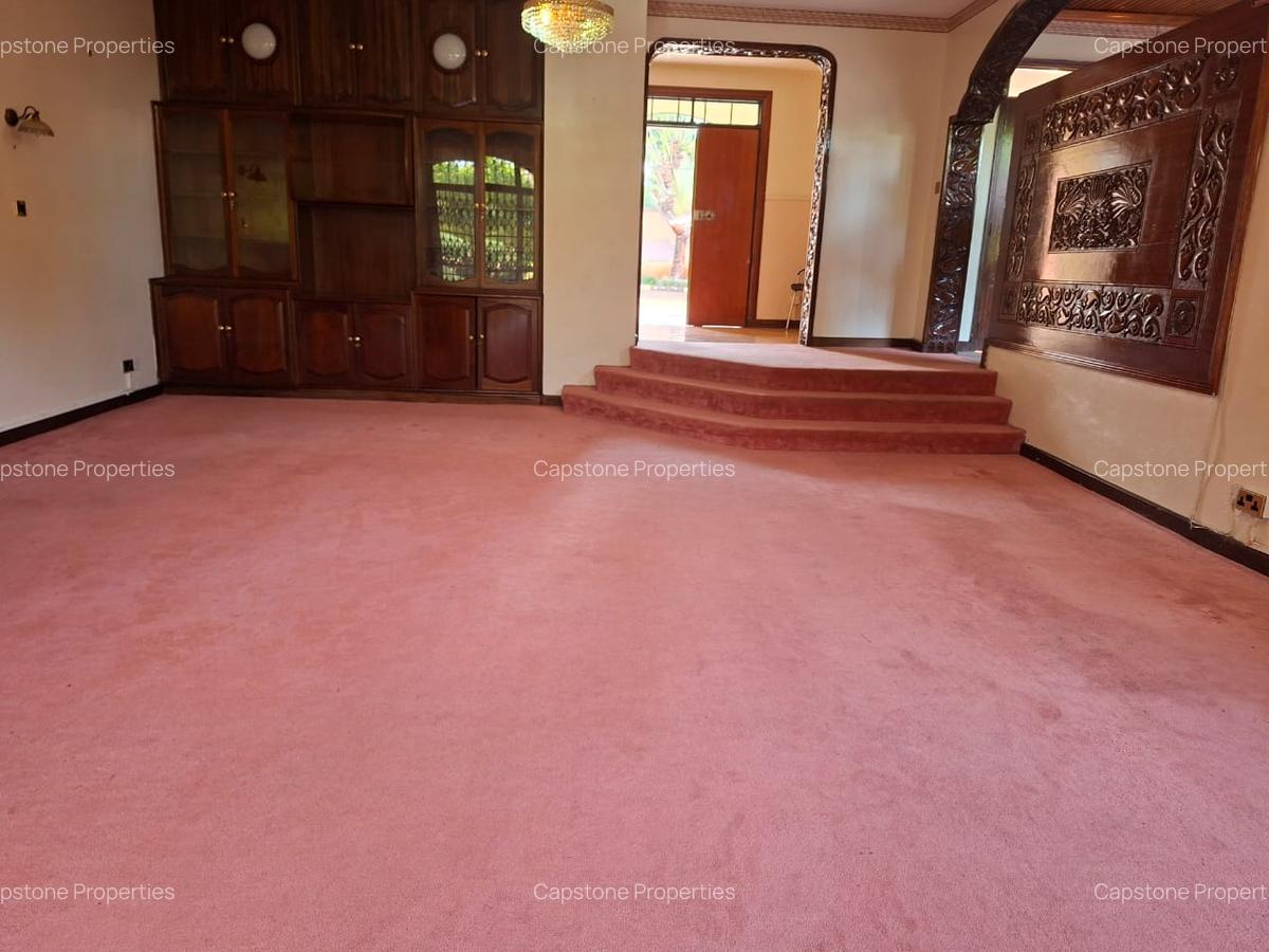 5 Bed House with En Suite in Runda - 10