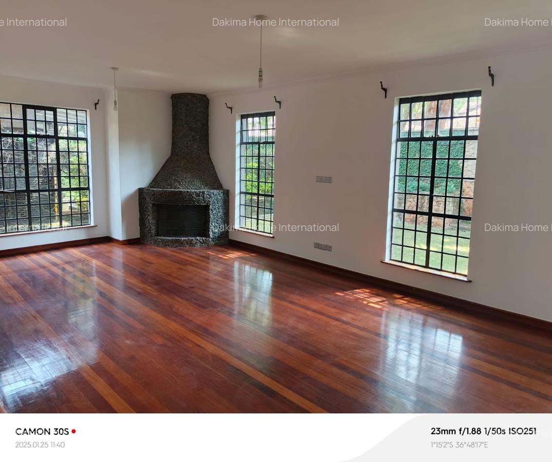 4 Bed Townhouse with En Suite in Spring Valley - 11