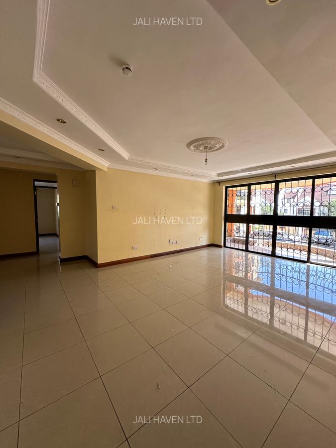 3 Bed Apartment with En Suite in Lavington - 1