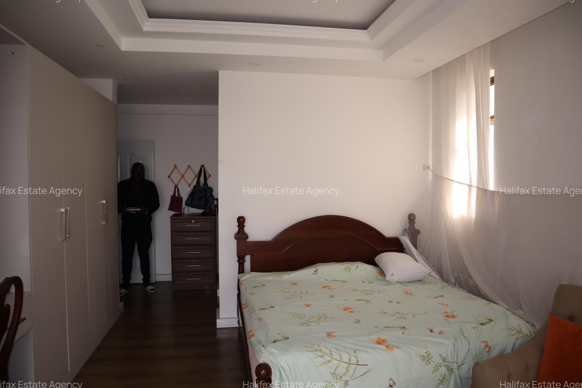 3 Bed Apartment with En Suite in South C - 9