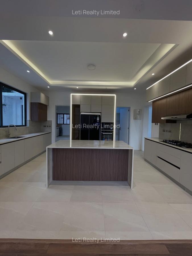 5 Bed Townhouse with En Suite in Lavington - 6