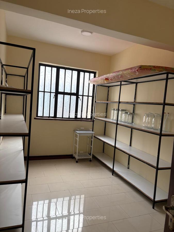 5 Bed Apartment with Garden in Nyari - 8