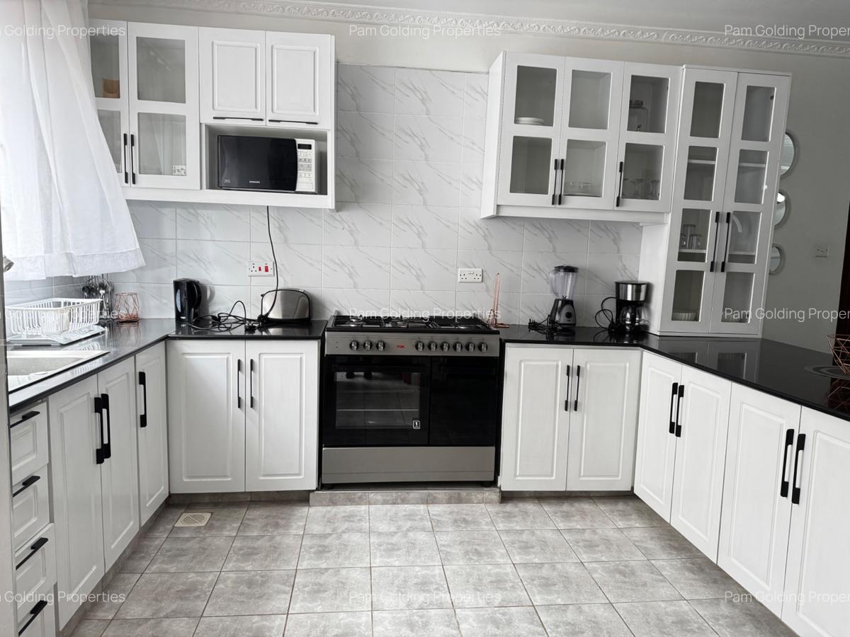 2 Bed Apartment with En Suite in Riverside - 8