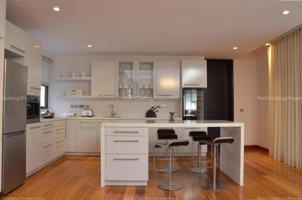 5 Bed House with En Suite in Karen - 7