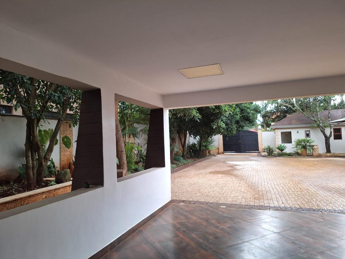6 Bed House with En Suite in Kyuna - 7
