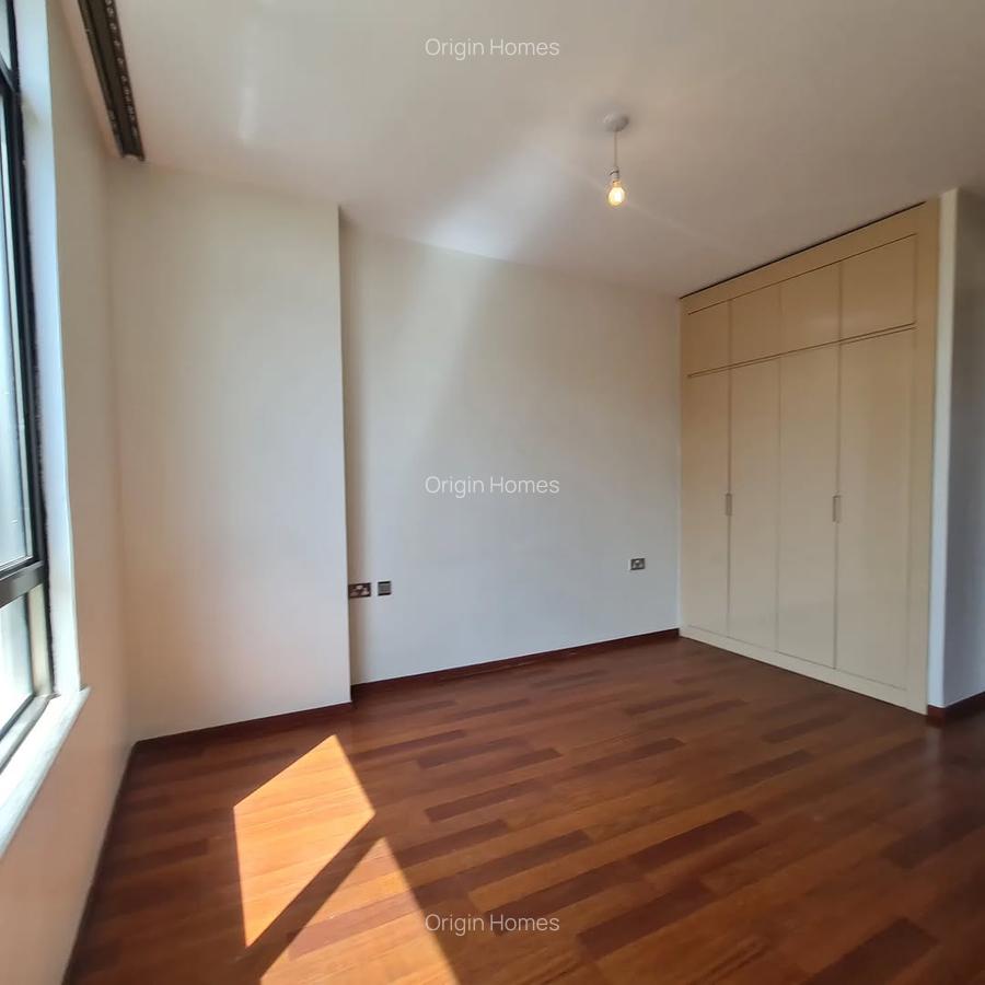 3 Bed Apartment with En Suite at Parklands Road - 8