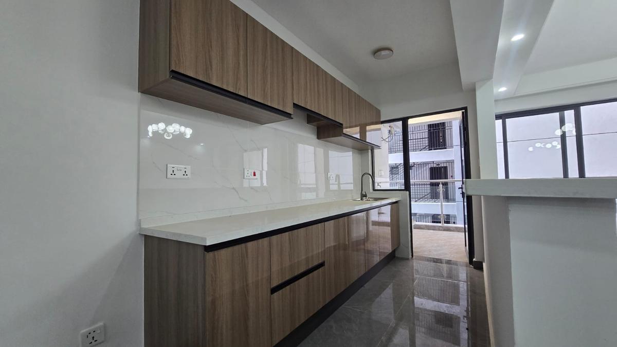 3 Bed Apartment with En Suite in Riverside - 4