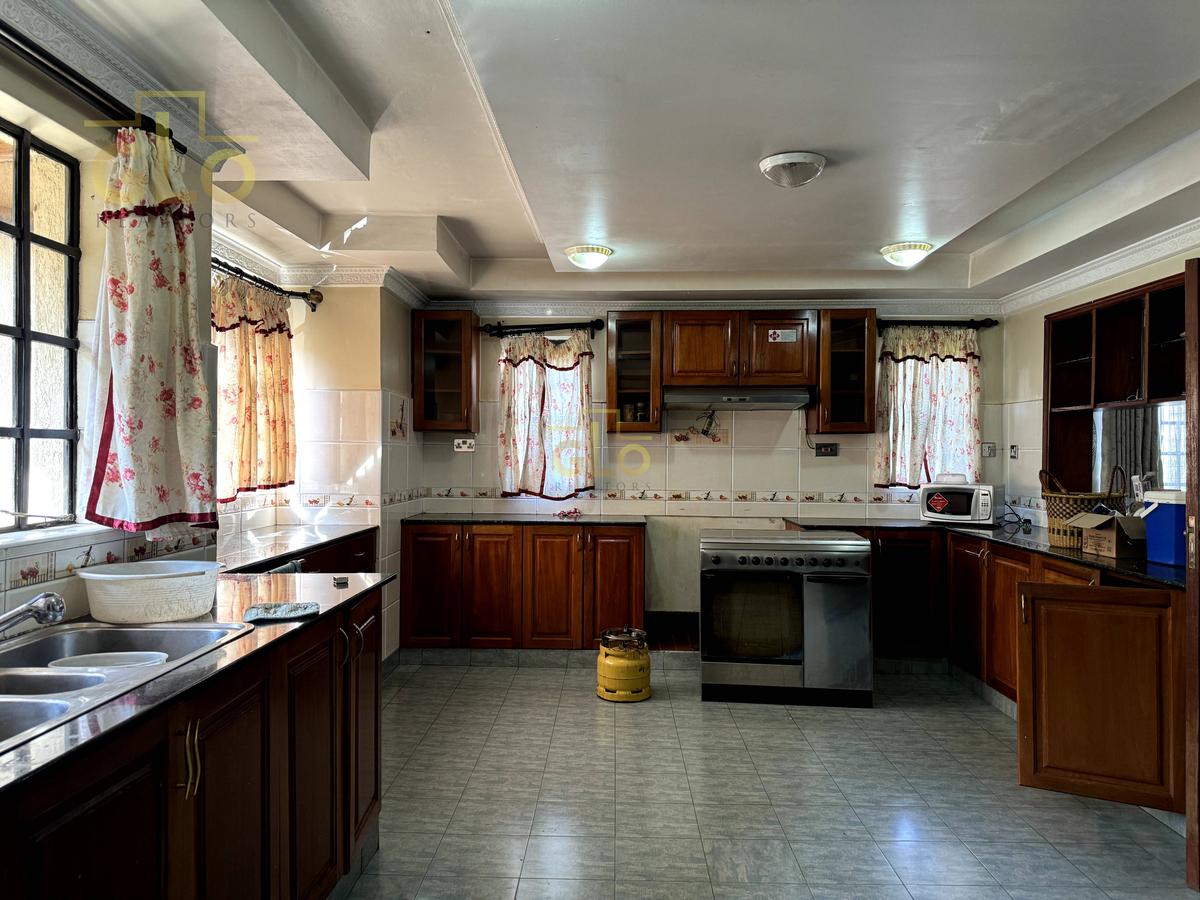 5 Bed Townhouse with En Suite in Kileleshwa - 9