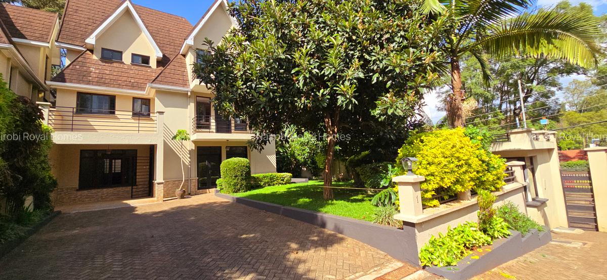 5 Bed Townhouse with En Suite at Lavington Green - 5