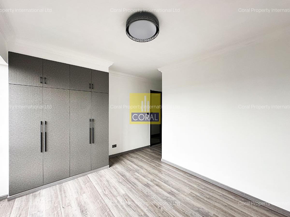 3 Bed Apartment with En Suite in Lavington - 11