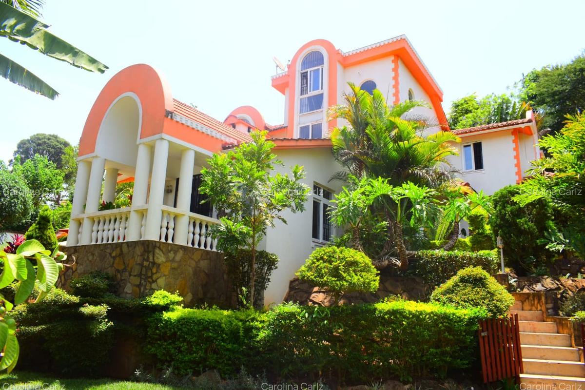 4 Bed House with En Suite in Westlands Area - 5