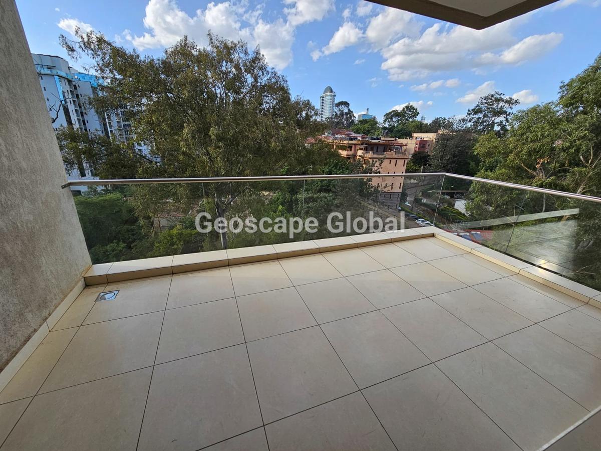 3 Bed Apartment with En Suite in Riverside - 20