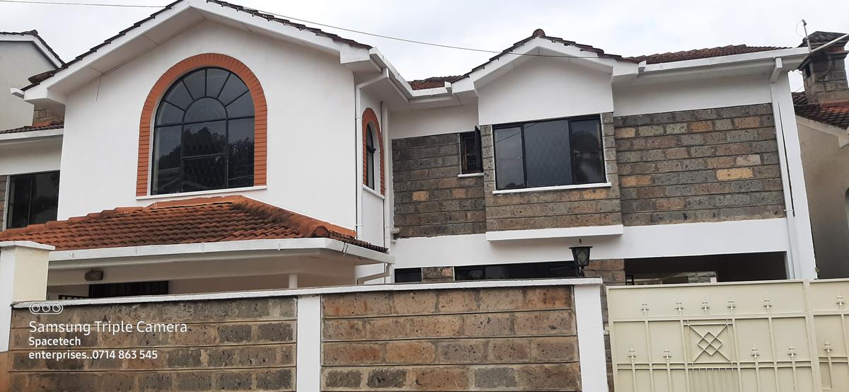 4 Bed Townhouse with En Suite in Spring Valley - 3