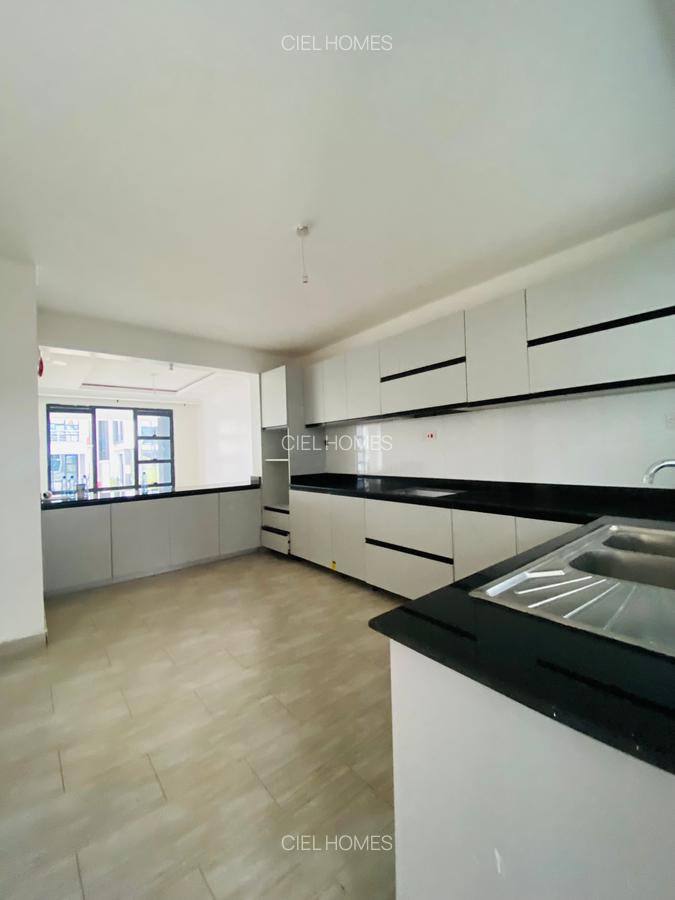 4 Bed Villa with En Suite at Eastern Bypass - 10