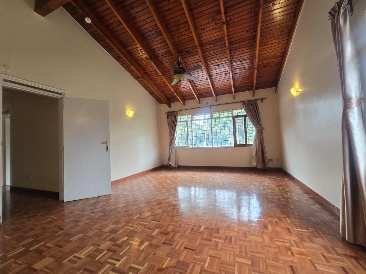 4 Bed House with En Suite in Runda - 16