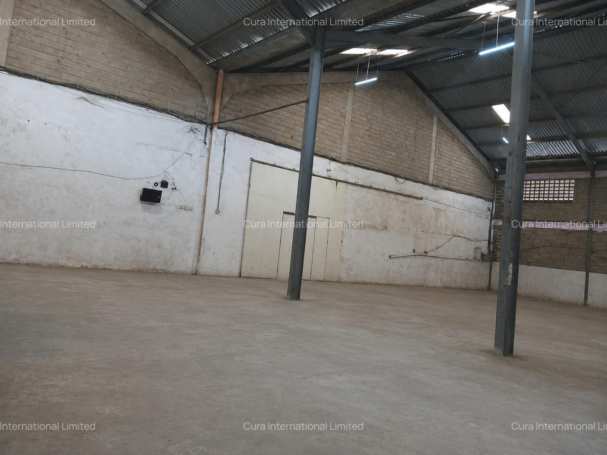 10,000 ft² Warehouse in Industrial Area - 3