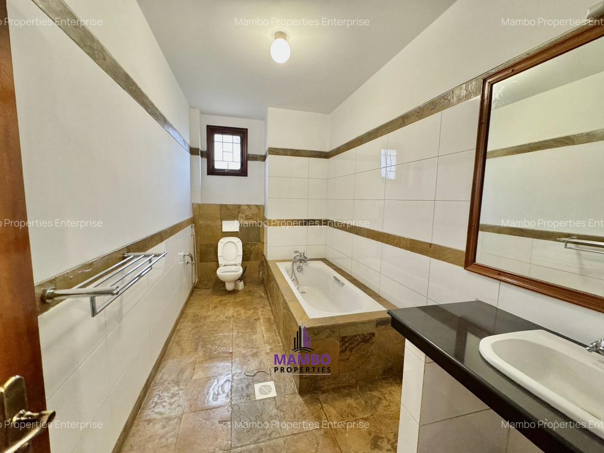 3 Bed Apartment with En Suite at Riverside Drive - 17