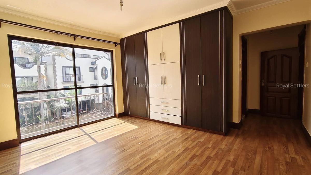 5 Bed Townhouse with En Suite at Grevillea Grove - 11