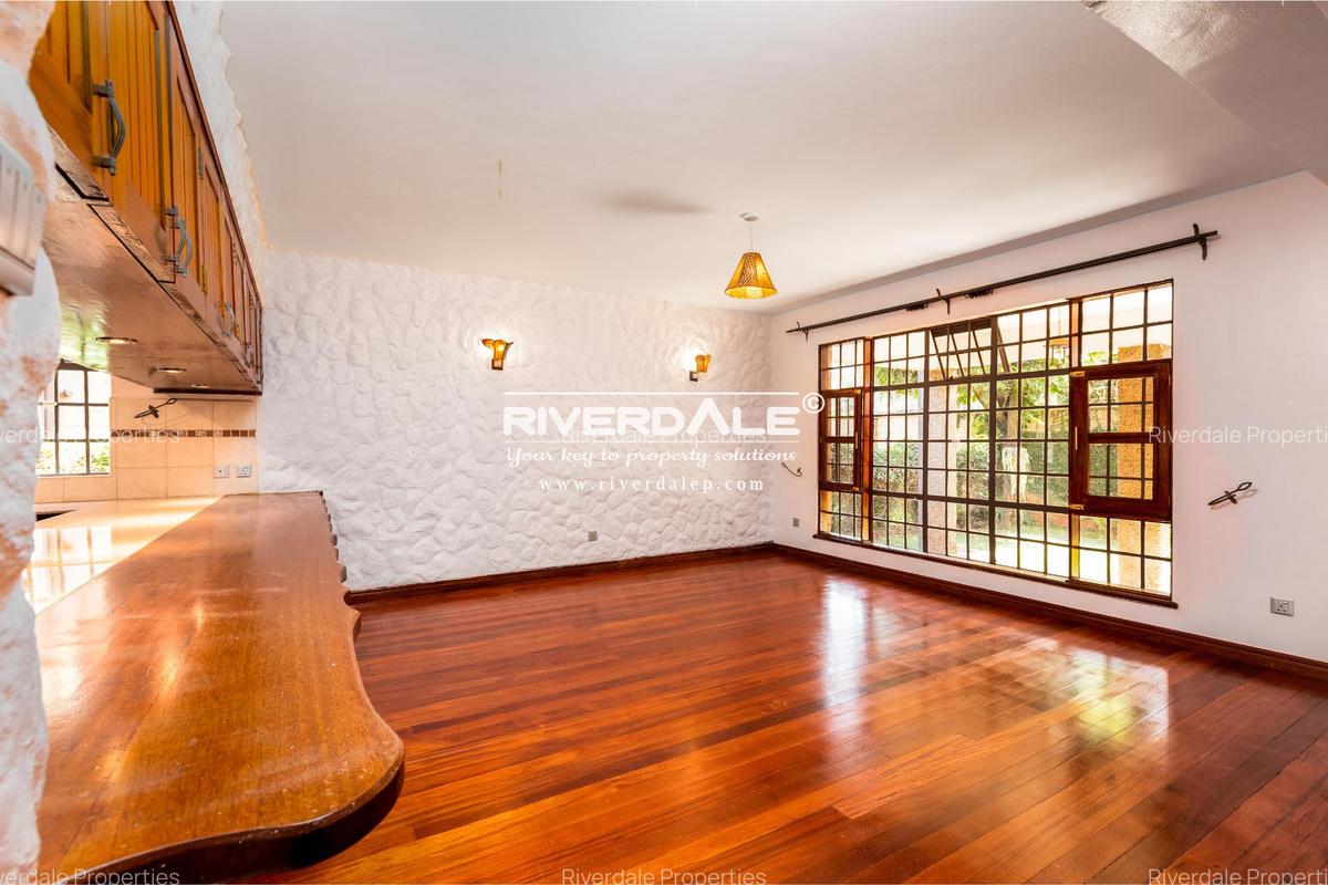 4 Bed Townhouse with En Suite in Westlands Area - 2