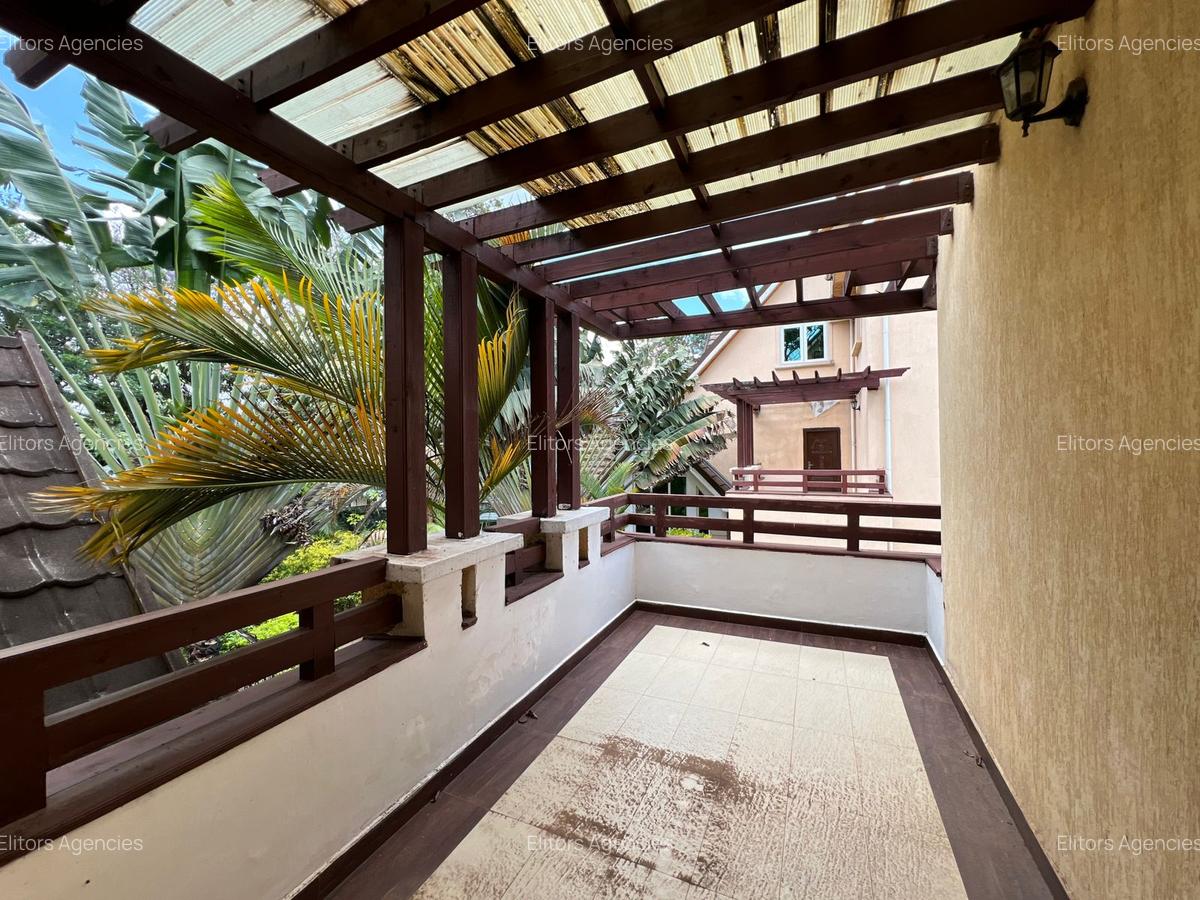 5 Bed Townhouse with En Suite at Convent Drive - 18