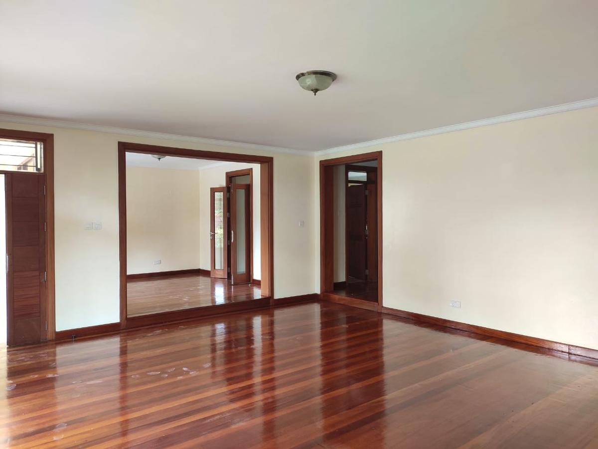 5 Bed Townhouse with En Suite in Lavington - 9