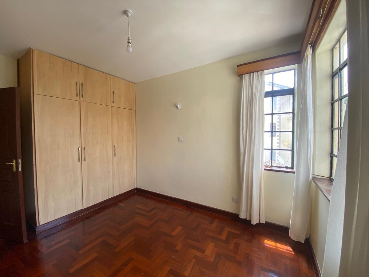 3 Bed Apartment with En Suite at Hendred Road - 12