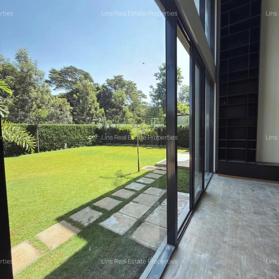 5 Bed Townhouse with En Suite in Runda - 2