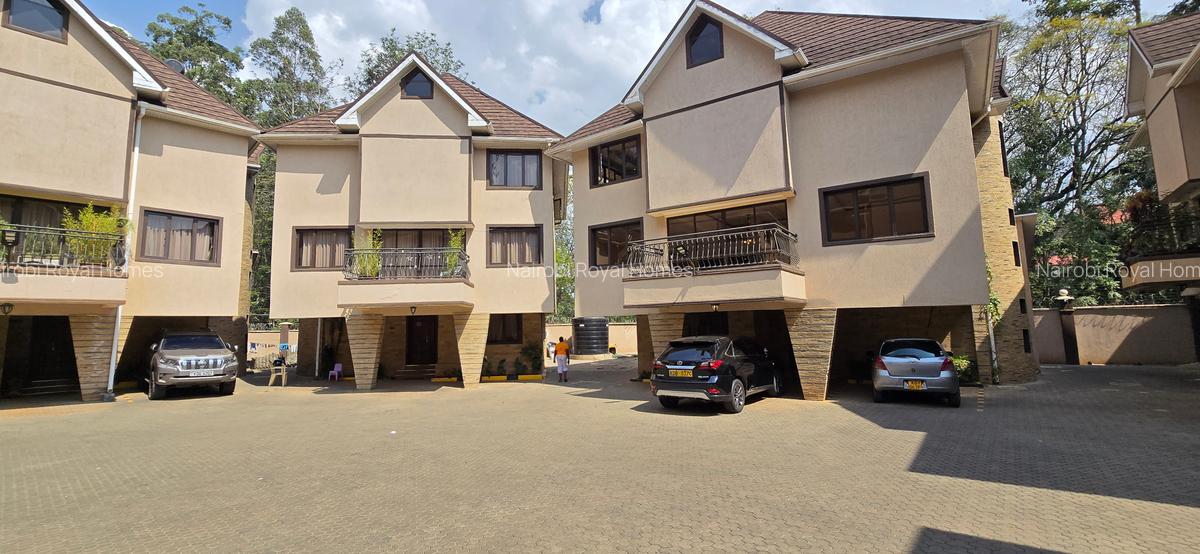 5 Bed Townhouse with En Suite at Lavington Green - 1