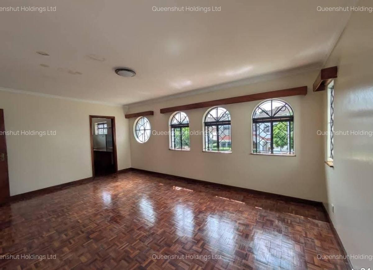 4 Bed Townhouse with En Suite in Westlands Area - 8