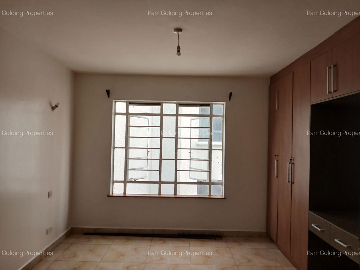 3 Bed Apartment with En Suite in Parklands - 14