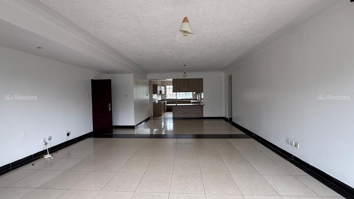 4 Bed Apartment with En Suite in Riverside - 2