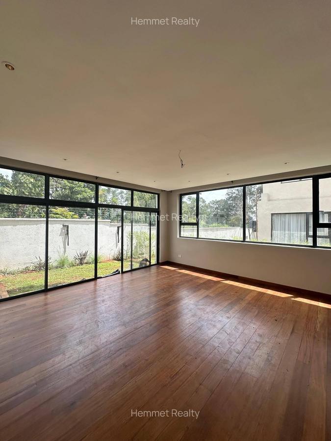 5 Bed Townhouse with En Suite in Lavington - 4