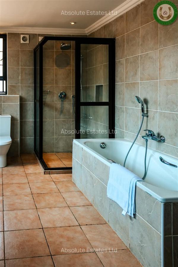 4 Bed Townhouse with En Suite in Runda - 5