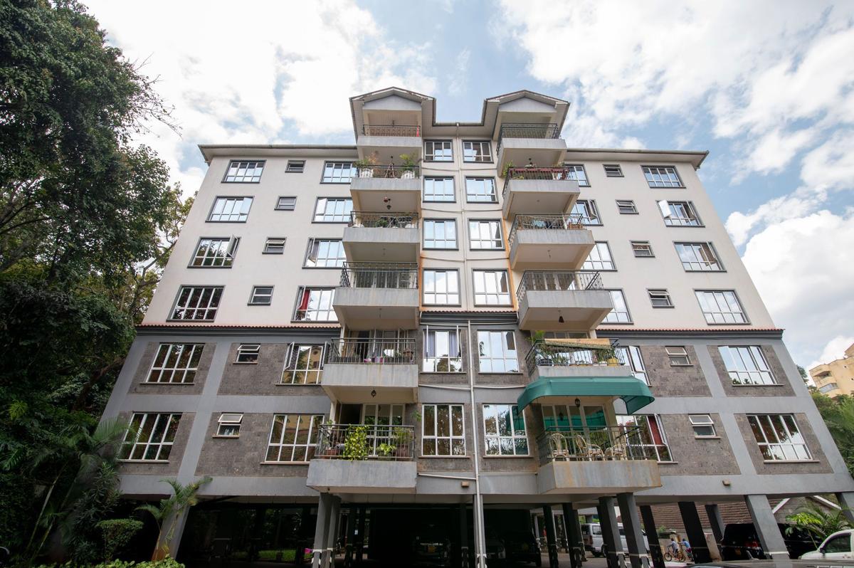 3 Bed Apartment with En Suite in Lavington - 18