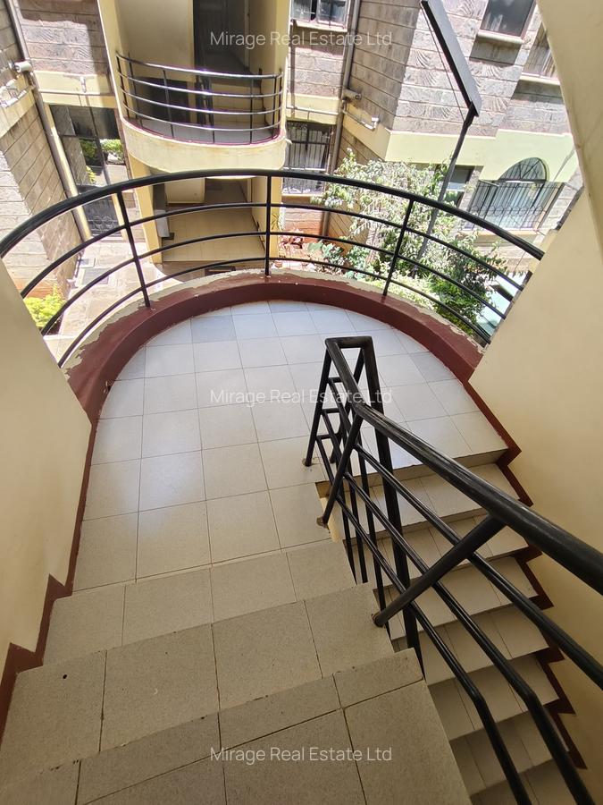 3 Bed Apartment with Swimming Pool in Kilimani - 9
