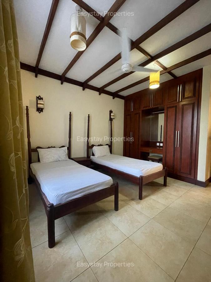 Serviced 3 Bed Apartment with Swimming Pool in Bamburi - 11