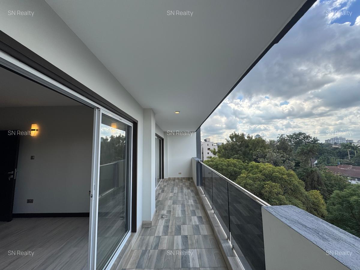 2 Bed Apartment with En Suite in Riverside - 3