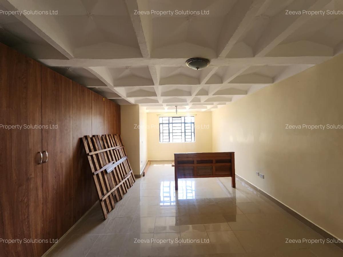 4 Bed House with En Suite in Runda - 14