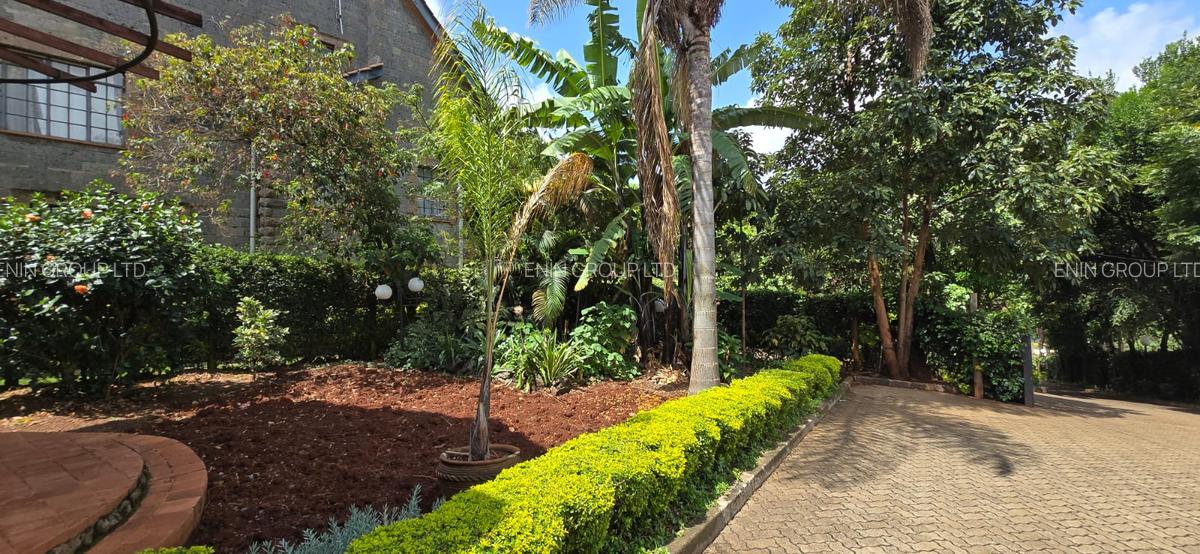 5 Bed Townhouse with En Suite in Lavington - 5