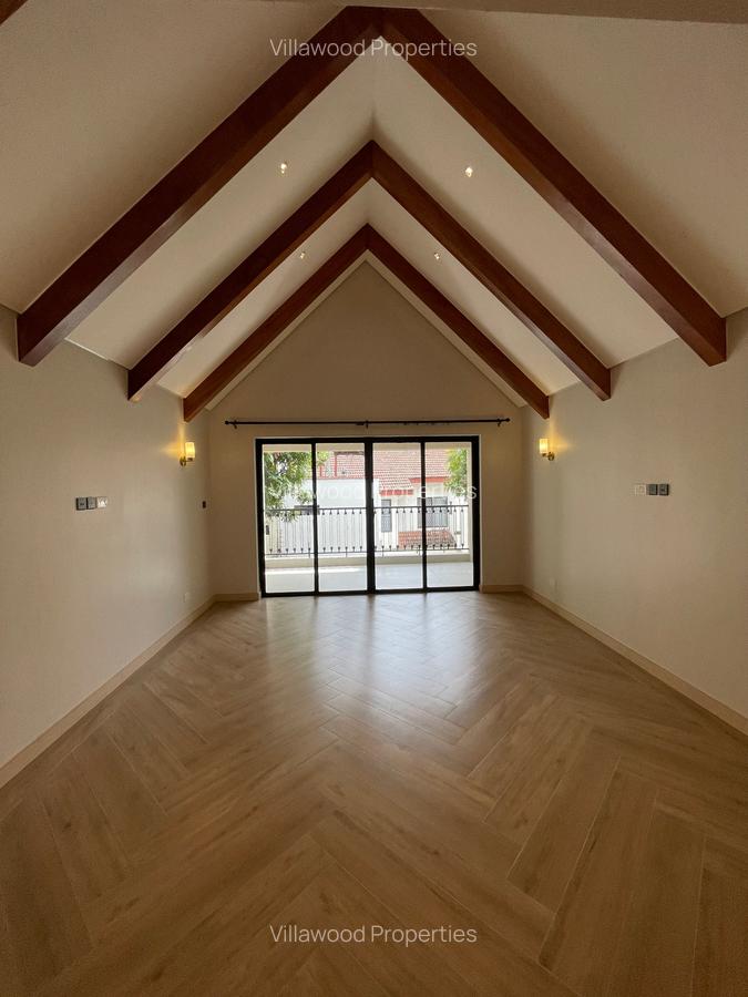 7 Bed Townhouse with En Suite in Lavington - 5