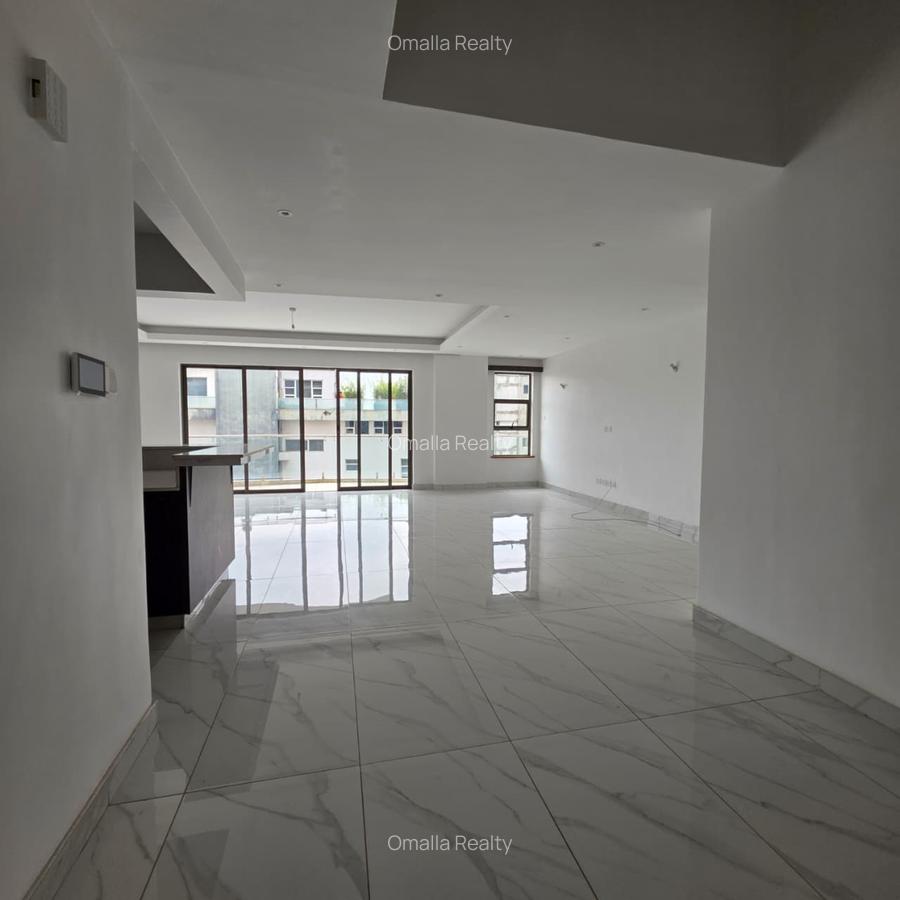 4 Bed Townhouse with En Suite in Westlands Area - 1